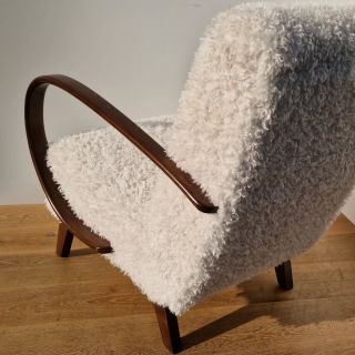 Konec týdne si zaslouží stylovou novinku, co říkáte? Nedávno jsme představili naše hnědé chlupaté křesílko Halabala. Teď...